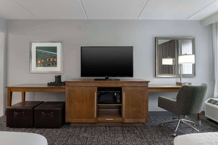 Room 9 of 36