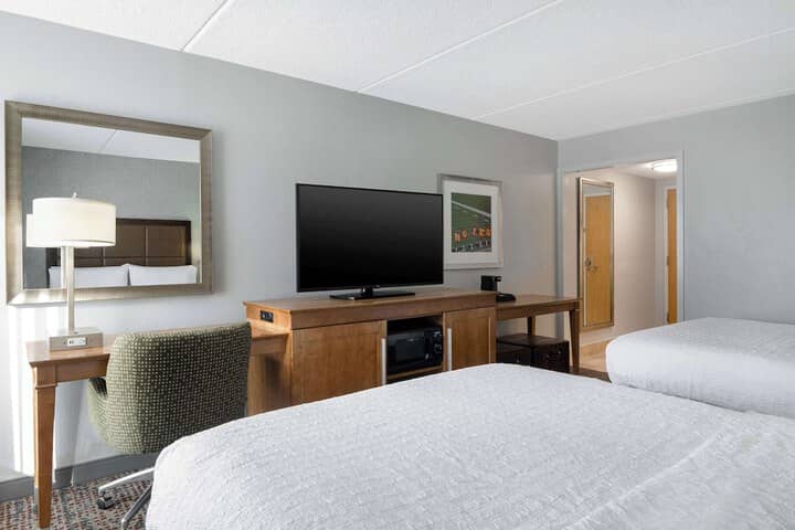 Room 13 of 36